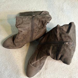 Zip-Up High Heel Tan Boots